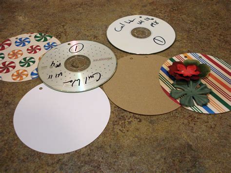 Paper Shaper Sue: Altered CD Christmas Card