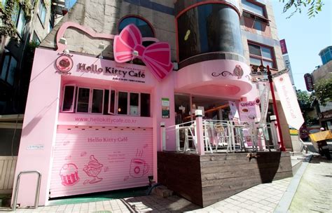 Hello Kitty Cafe Seoul | BOMANTA