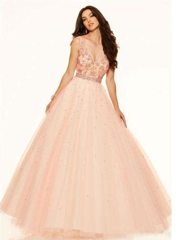 10 Chic Pink Champagne Dresses We Must Own To Create Stunning Fashion Statements This Fall