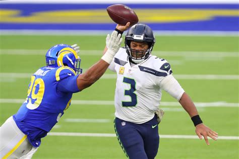 New Details Emerge From Seahawks QB Russell Wilson's Injury - The Spun