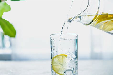 Blog | Benefits of Drinking Lemon Water | Select Health