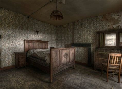 WHOA: Stunning Photos From Inside An Abandoned Farmhouse | Abandoned ...