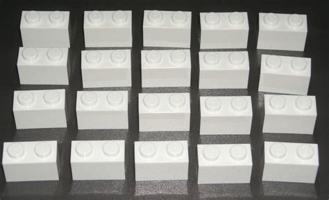 LEGO 20 WHITE BRICKS 1 x 2 NEW - 10246 31036 | White brick, Lego for ...