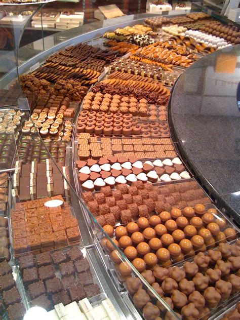 Switzerland Chocolate | Musings by Wurtz: Bern: Swiss Capital Tienda ...