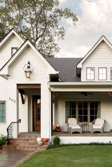 The Best White Modern Farmhouse Exterior Paint Colors | White exterior houses, White farmhouse ...