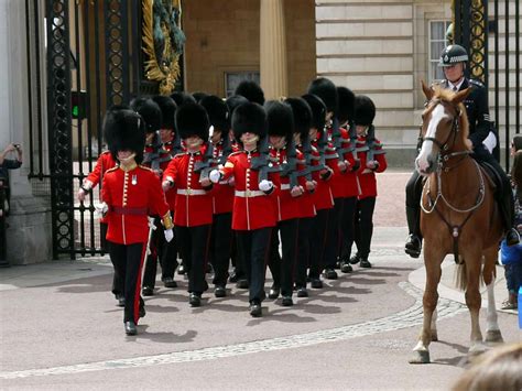 Changing of the Guard History - City Wonders