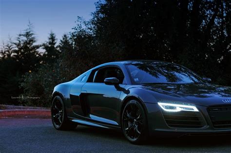 Night line Starring: Audi R8 V10 Plus (by Lawntech Photography) | Audi r8 v10 plus, Audi, Audi ...