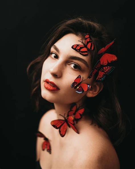 Beautiful butterfly girl ???? Mode in 2020 | Creative portrait photography, Self portrait ...