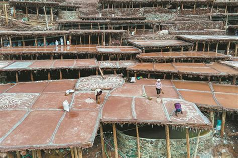 Traditional salt-making receives legal protection - Chinadaily.com.cn