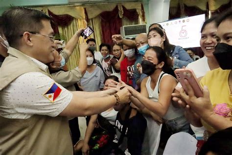 Bong Go visits first Malasakit Center at VSMMC Cebu City - Journalnews