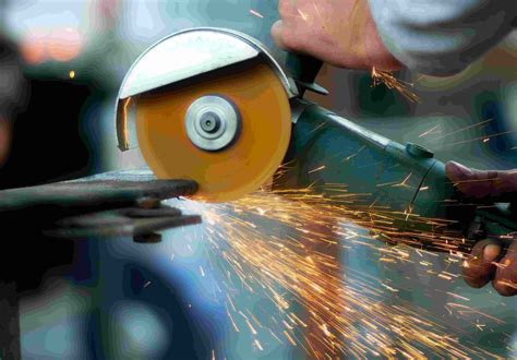 10 Types of Angle Grinder Accidents and How to Avoid Them