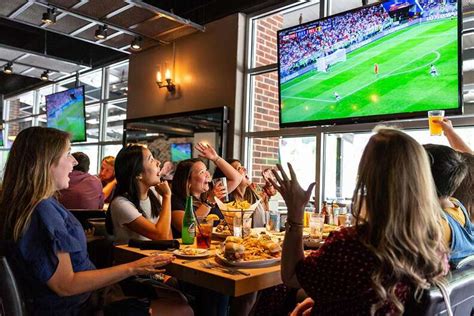 Best Sports Bars in San Antonio: Where to Watch and Drink on Game Day ...