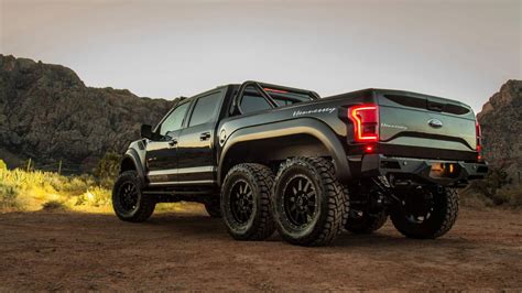 Hennessey VelociRaptor 6x6 is almost scary in action