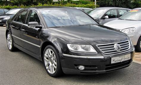 File:VW Phaeton 20090712 front.JPG - Wikimedia Commons