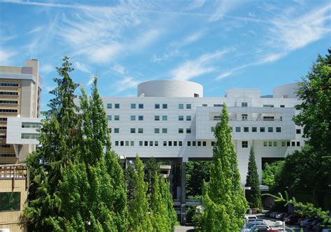 File:Doernbecher Children's Hospital back close - Portland, Oregon.JPG ...