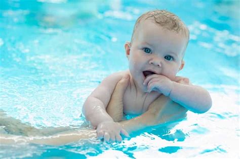 7 Benefits of Baby Swimming