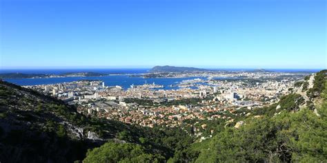 Toulon and Hyères: Beautiful bays and beaches along the Med