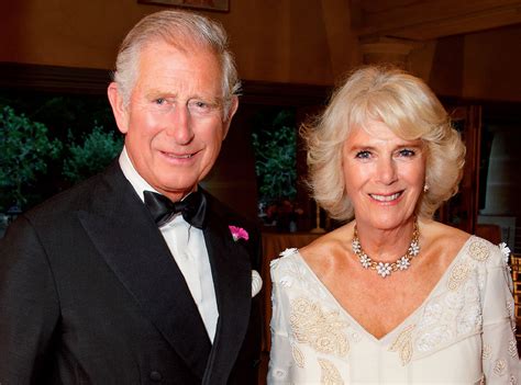 Prince Charles and Duchess Camilla Share Their 2017 Christmas Card | E ...