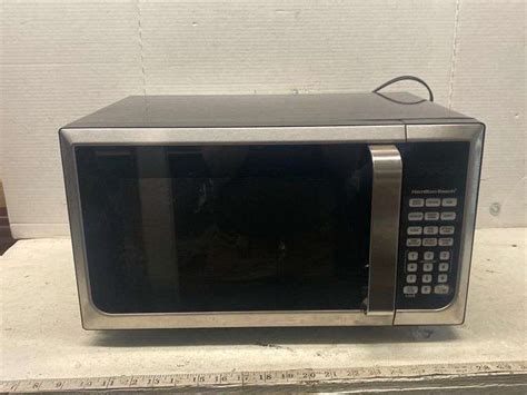 HAMILTON BEACH MICROWAVE - Isabell Auction