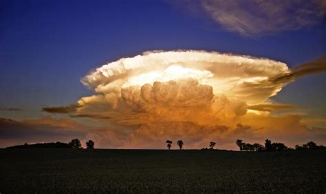 Higgins Storm Chasing | Cumulonimbus Clouds & Their Features