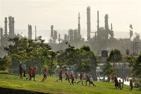 Phillips 66 is closing Wilmington-area refineries after more than a ...