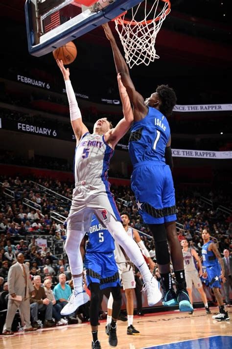 Photos of the Night: Magic vs. Pistons Photo Gallery | NBA.com