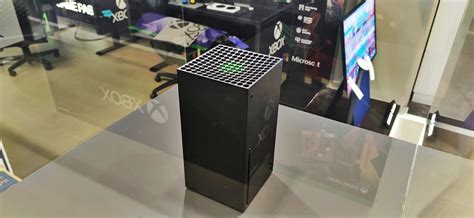 The Microsoft Xbox Series X is already on display at a brick and mortar store - NotebookCheck ...