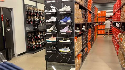 Nike Outlet Shopping at the Premium Outlet - YouTube