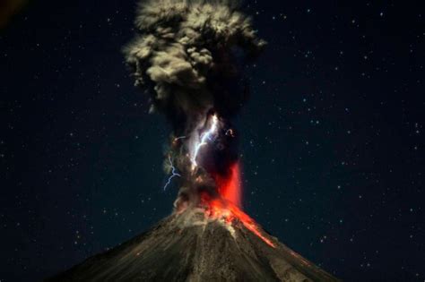 Photographer César Cantú captures incredible nighttime shot of Mexican ...