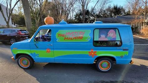 Jinkies! Scooby-Doo Mystery Machine Van Has A Groovy Interior