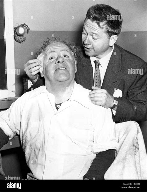 Mickey Rooney applying theatrical makeup to his father Joe Yule, 1948 Stock Photo - Alamy