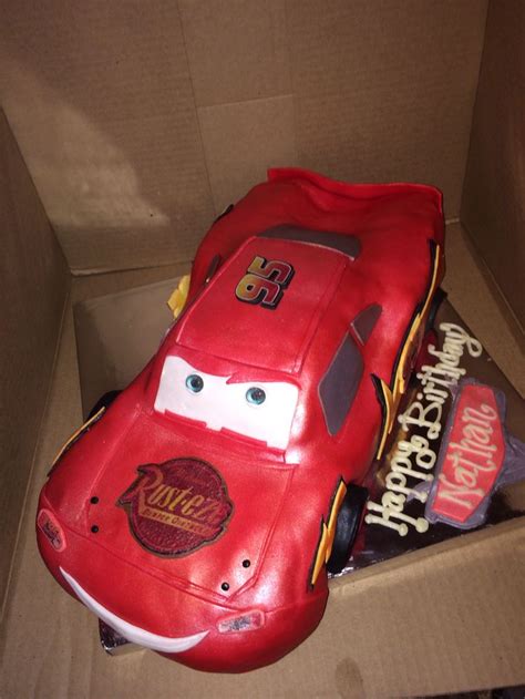 Lightning McQueen | Lightning mcqueen, Character cakes, Mcqueen