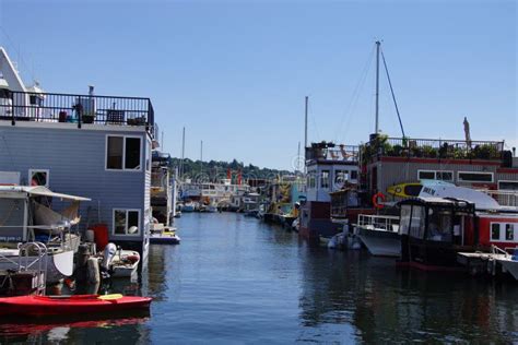 Seattle Houseboats on Lake Union Editorial Stock Image - Image of house ...