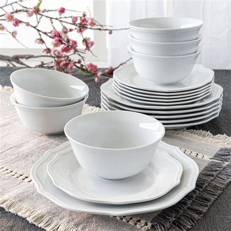 Better Homes & Gardens 18 Piece Porcelain Carnaby Scalloped Dinnerware Set - Walmart.com