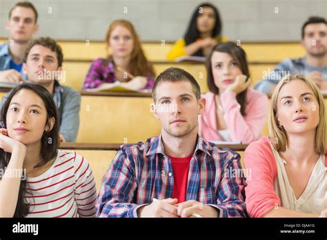 Lecture hall students hi-res stock photography and images - Alamy