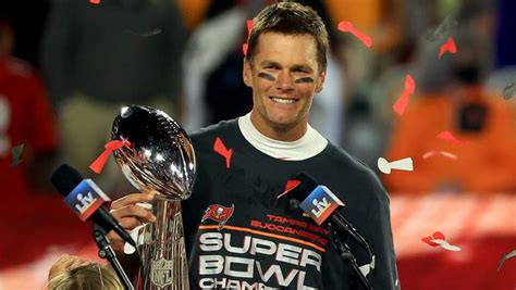 Tom Brady Drives His Own Boat During Bucs' Championship Parade