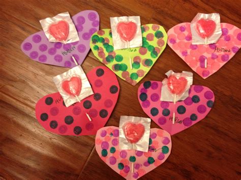 Easy Valentine's Day Craft - Savvy Sassy Moms