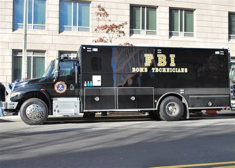File:FBI Bomb technicians vehicle.jpg - Wikimedia Commons