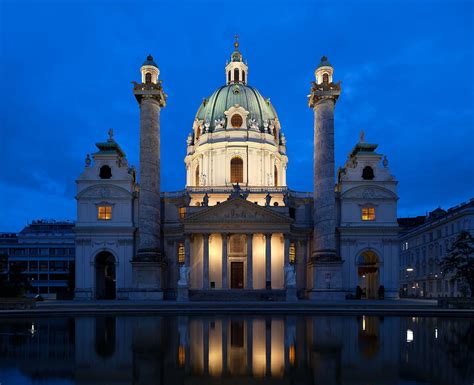 Un monde de papier : Karlskirche, Vienne, Autriche. Photo:... | Lugares ...