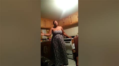 Girl Cleshay singing heart out - YouTube