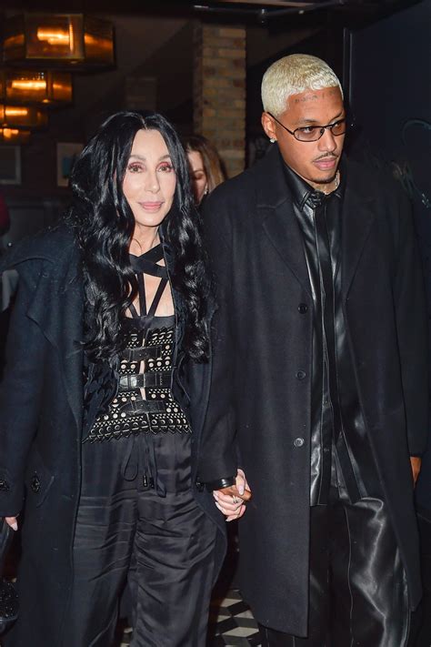 Cher ritrova l'amore a 76 anni con il rapper Alexander Edwards (che ne ...