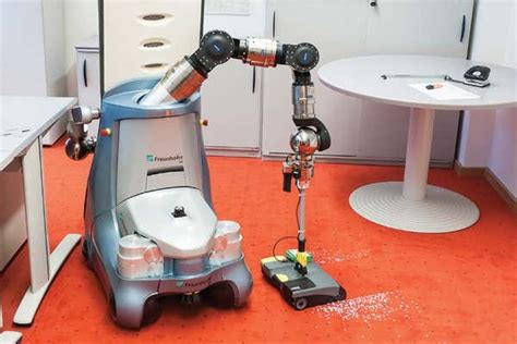 Robot cleaner can empty bins and sweep floors | New Scientist