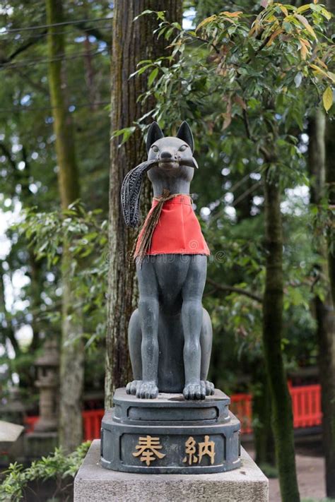 The Fox Statues in Fushimi Inari Shrine Stock Image - Image of cultural ...