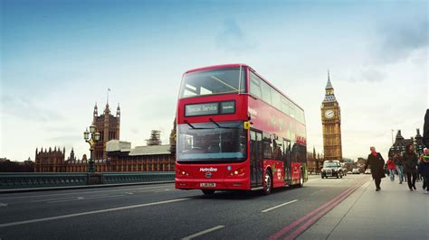 Londra, ecco i "coffee bus": in strada grazie alle tazzine