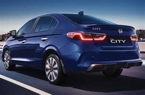 The 2023 Honda City's update in India brings a new face and a hybrid ...