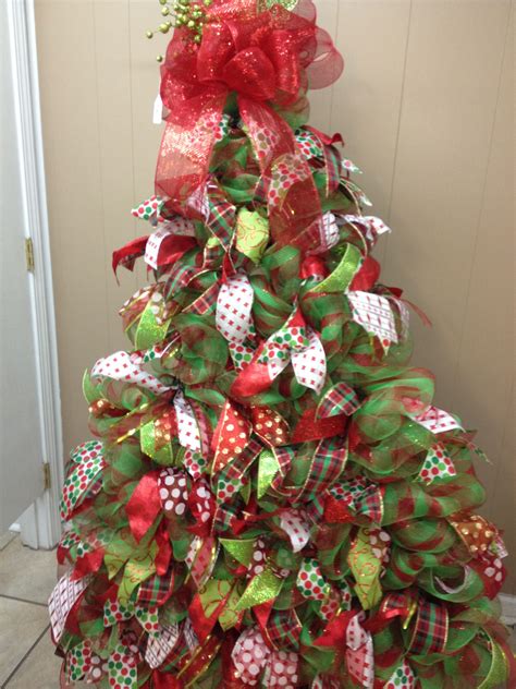 Tree made out of Mesh Ribbon | Christmas decorations, Diy crafts, Holiday decor