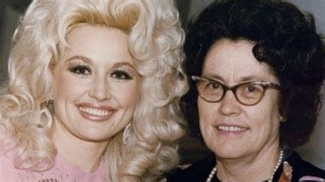 The Untold Truth Of Dolly Parton's Family