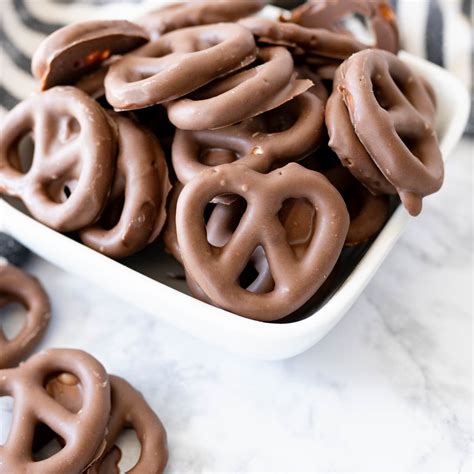 Chocolate Covered Pretzels - Cookies for Days