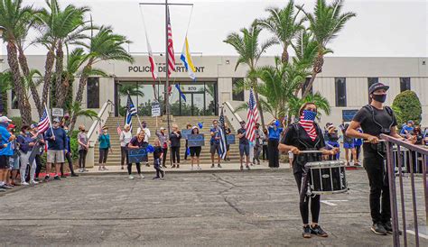 Residents Show Support for the Newport Beach Police Department ...