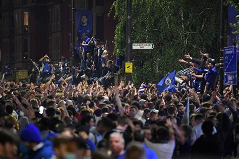 Chelsea fans celebrate into the night after Champions League win ...